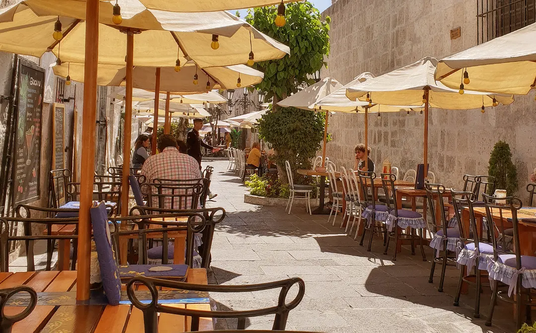 rreataurant alley