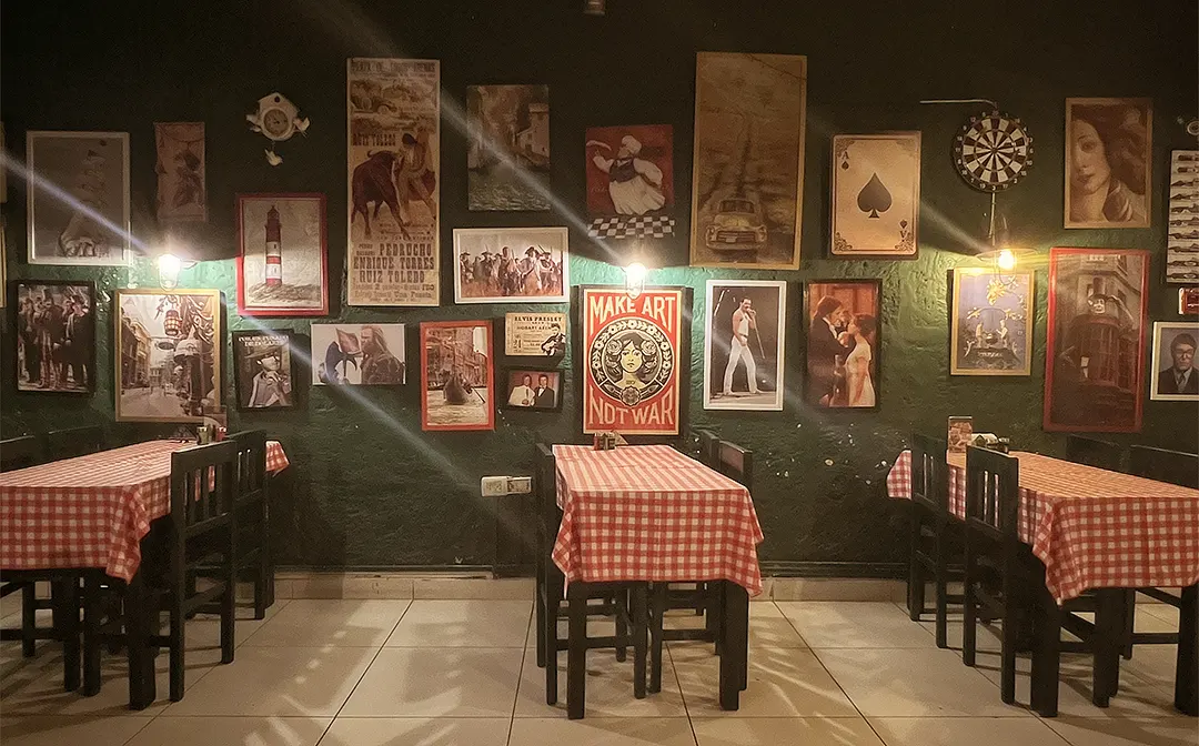 pizzeria interior