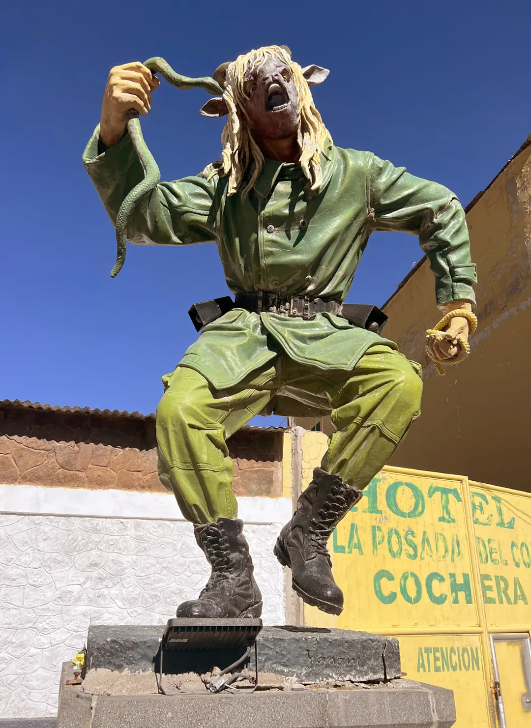 Statue in Plaza De Armas de Chivay